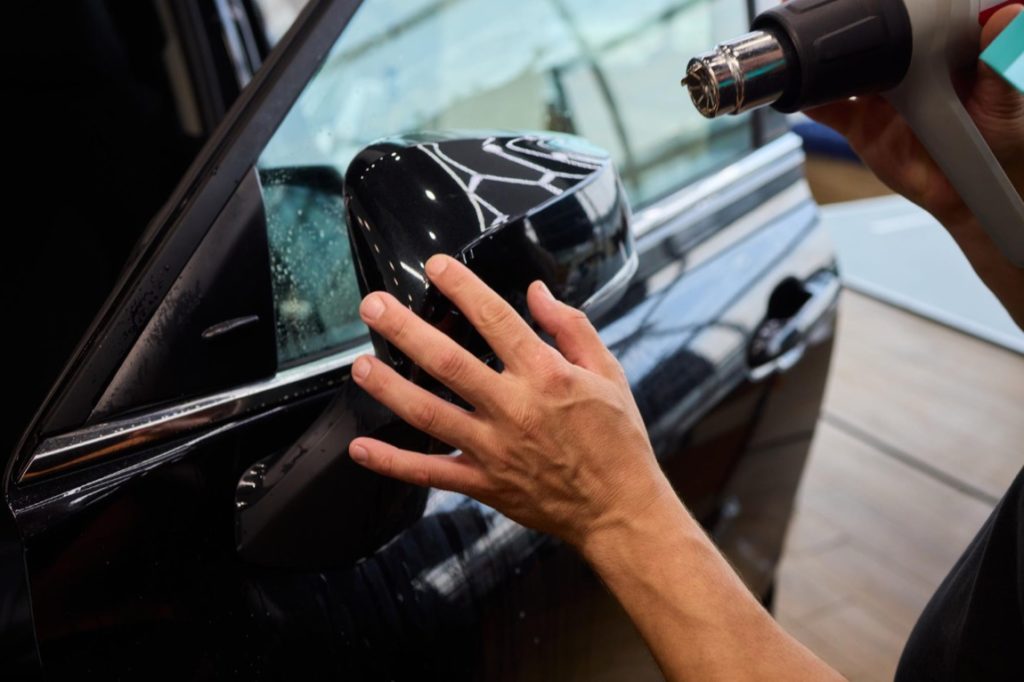 Na rynku dostępnych jest wiele marek oferujących wysokiej jakości folie PPF